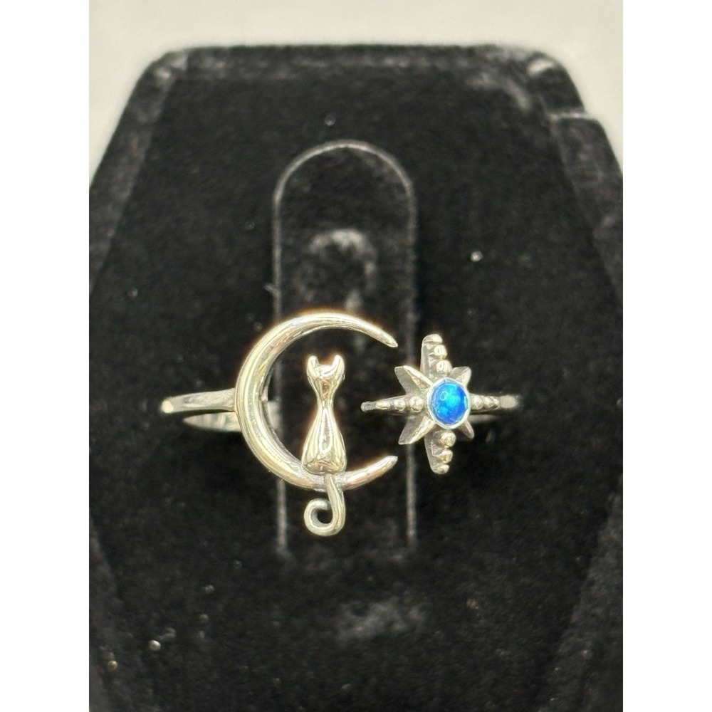New Condition Sterling Silver Moon Cat Lab Opal Ring Size 7 Adjustable H19